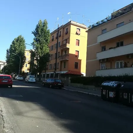 Holiday Home Roma Apartment *