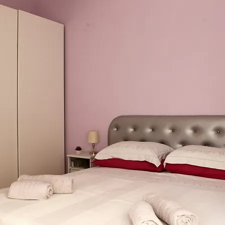 Holiday Home Roma Apartament *
